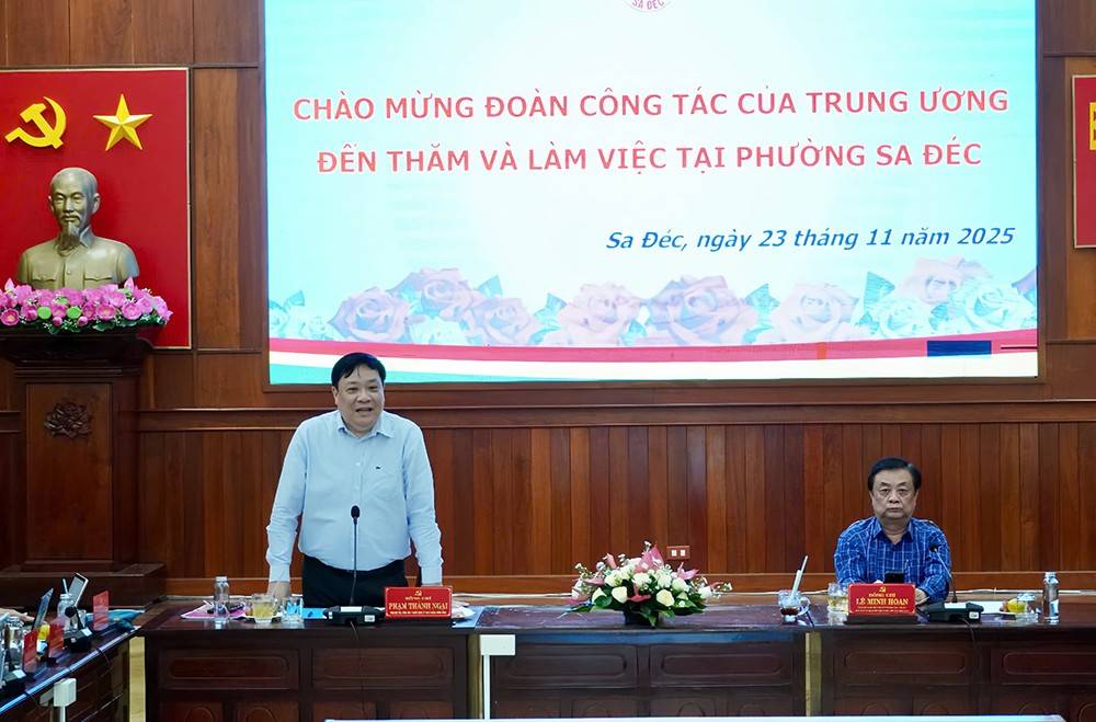 Chủ tịch Ủy ban nhân dân tỉnh Đồng Tháp phát biểu tại buổi làm việc