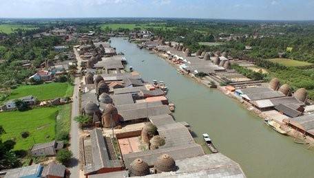 “Vương quốc gạch gốm Mang Thít” mang trong mình những nét đặc trưng riêng không thể lẫn lộn. 