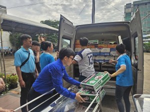 Triệu tấm lòng từ TP. Hồ Chí Minh hướng về miền Trung sau mưa lũ