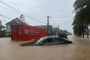 Doanh nghiệp, người dân chịu thiệt hại do bão lũ được xem xét khoanh nợ theo chính sách hiện hành