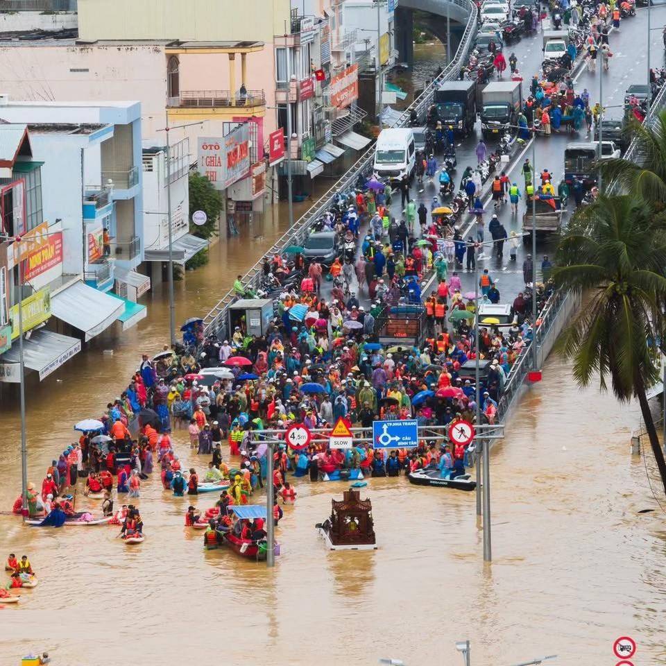 Doanh nghiệp, người dân chịu thiệt hại do bão lũ được xem xét khoanh nợ theo chính sách hiện hành