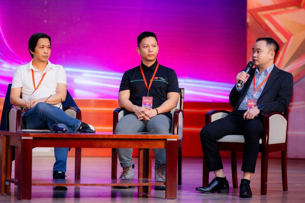 (Ảnh ông Phan Hoàng Giáp, CTO VSEC tại buổi tọa đàm)