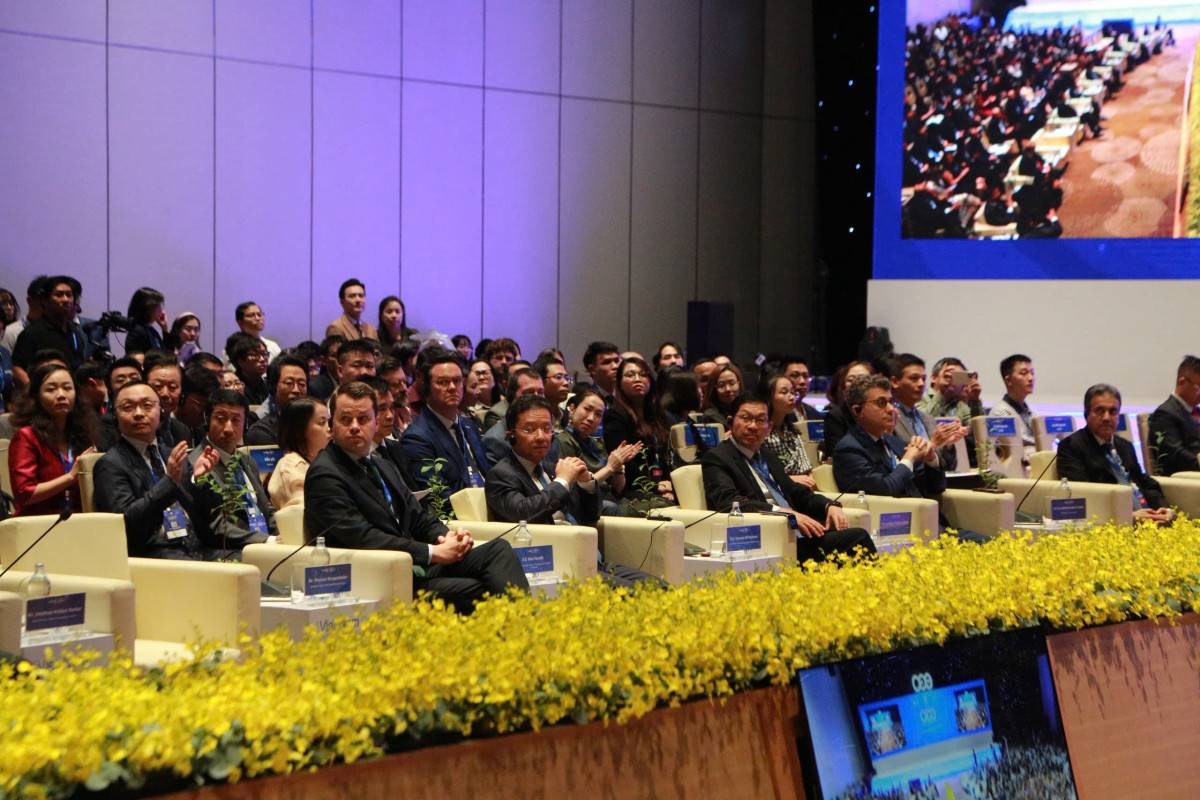 các tổ chức quốc tế và tập đoàn toàn cầu tham dự tại chương trình đối thoại.