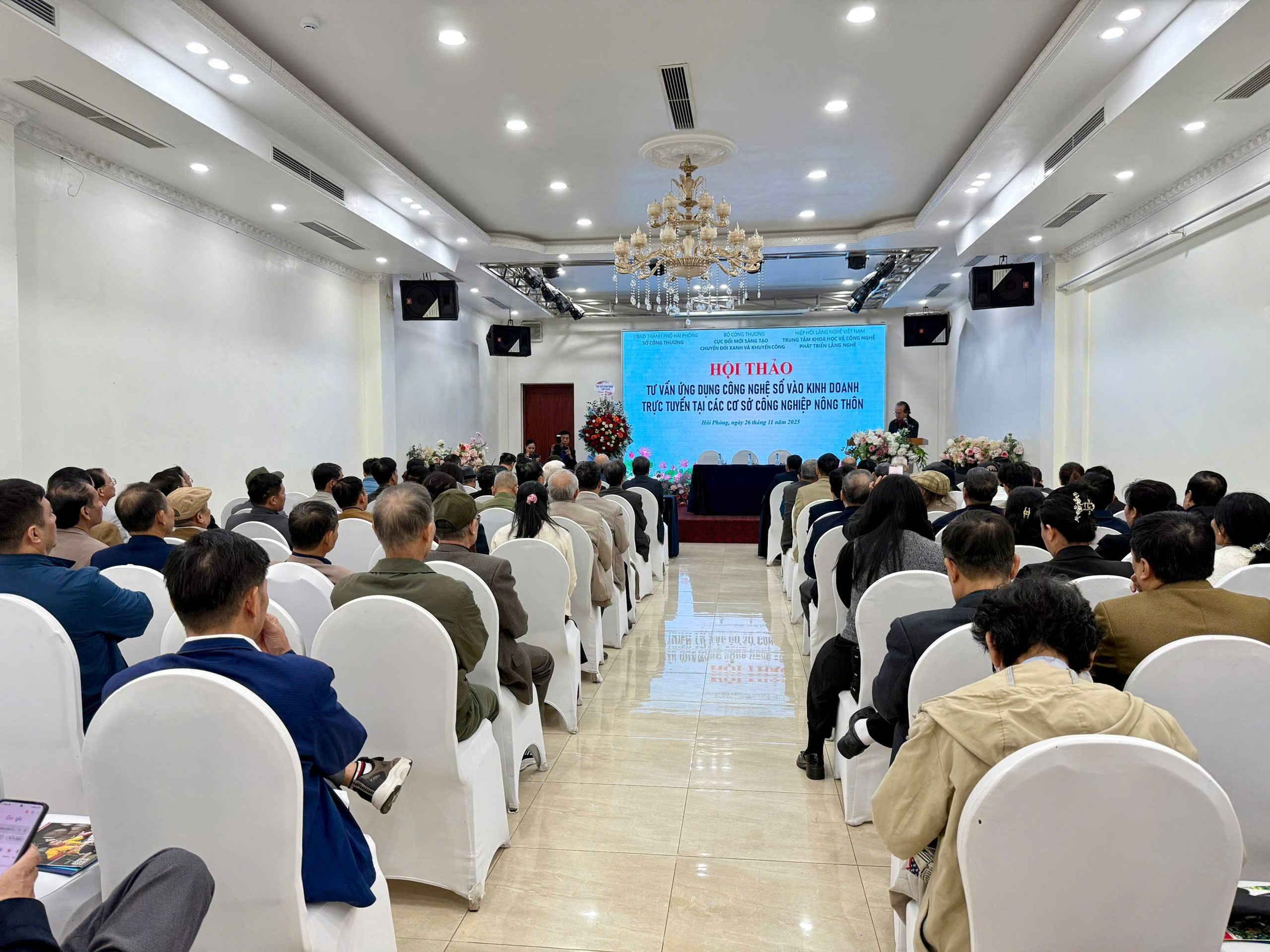 Chuyển đổi số mở đường cho sản phẩm làng nghề vươn ra thế giới