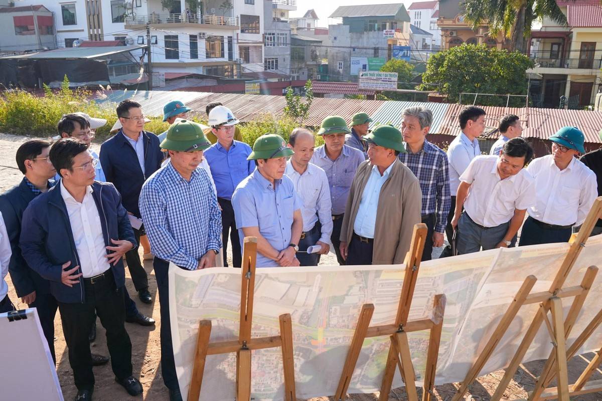 Bí thư Thành ủy Hải Phòng thị sát các tuyến đê trọng điểm, thúc đẩy dự án chống lũ