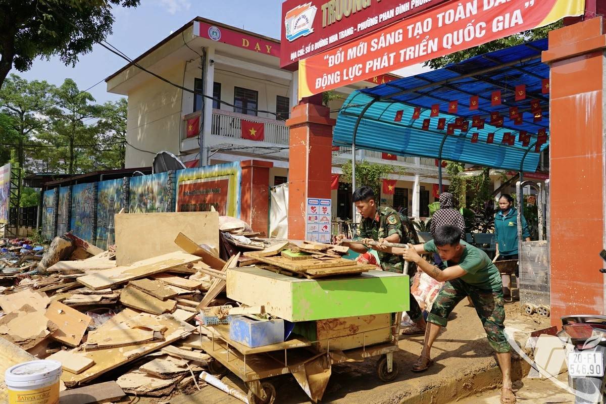 Ngành Thuế khẩn trương hỗ trợ người nộp thuế bị thiệt hại do mưa lũ