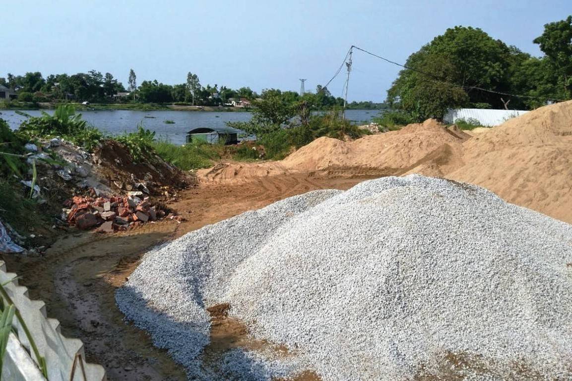 Hà Nội yêu cầu xử lý nghiêm tình trạng ‘bảo kê’ bãi cát, bến vật liệu xây dựng