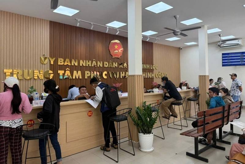 Trung  tâm  phục  vụ  hành  chính  công  của  xã  Tân Vĩnh Lộc