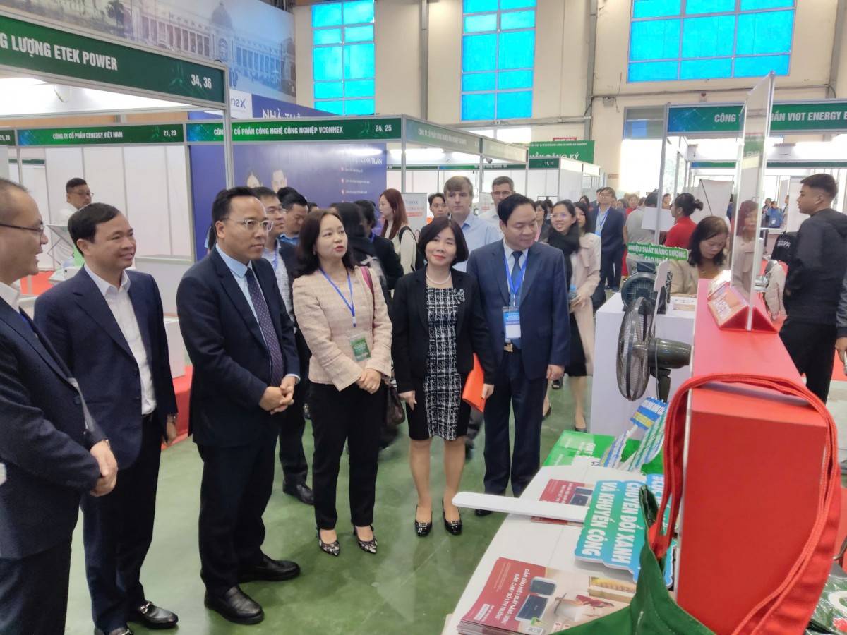 450 gian hàng tham gia Triển lãm Công nghiệp hóa chất Việt Nam