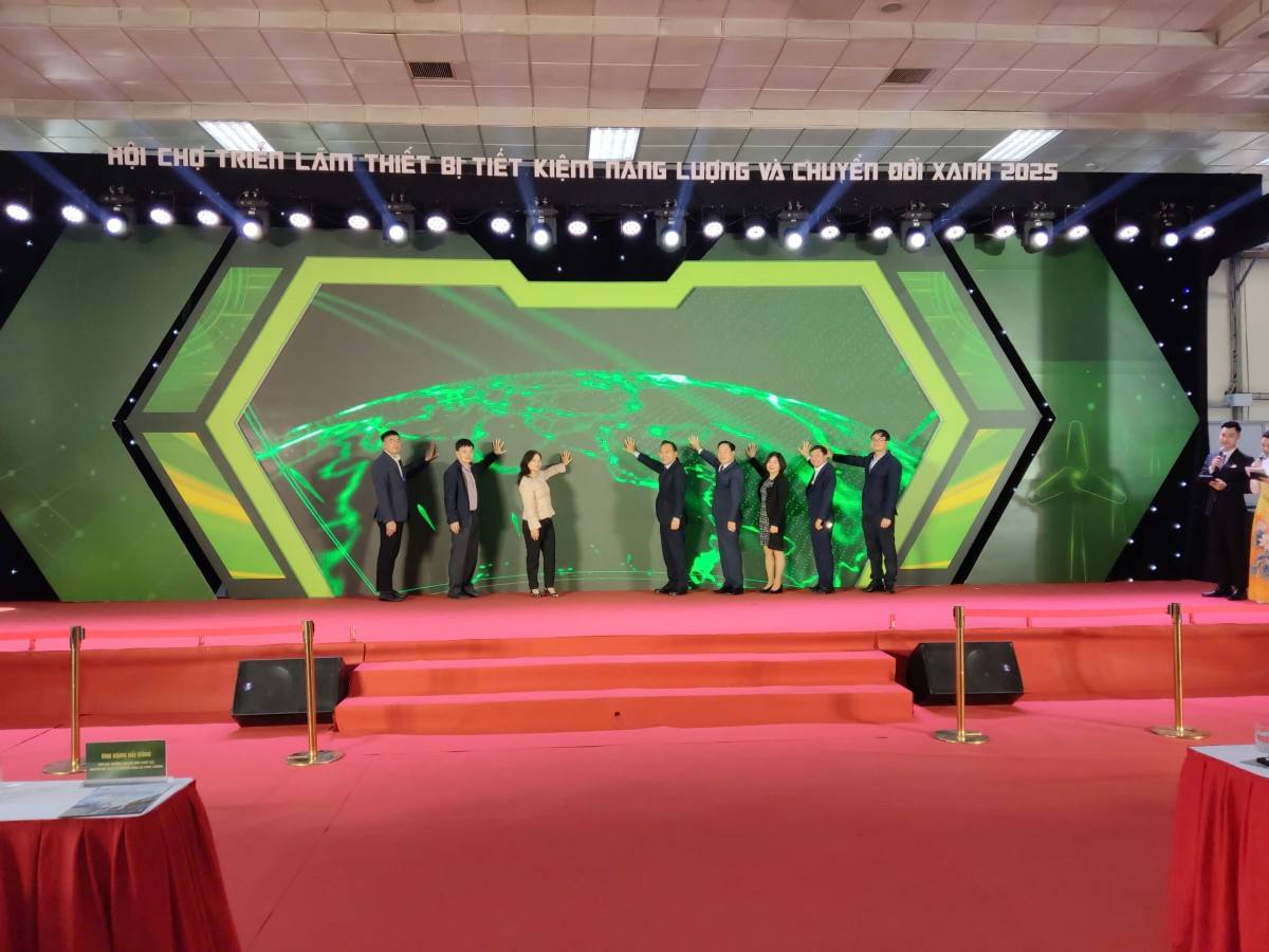 450 gian hàng tham gia Triển lãm Công nghiệp hóa chất Việt Nam