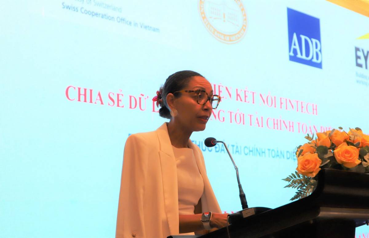 Bà Maria João Pateguana - Trưởng Bộ phận phát triển khu vực tư nhân - Ngân hàng Phát triển Châu Á (ADB) Bà Maria João Pateguana - Trưởng Bộ phận phát triển khu vực tư nhân - Ngân hàng Phát triển Châu Á (ADB)