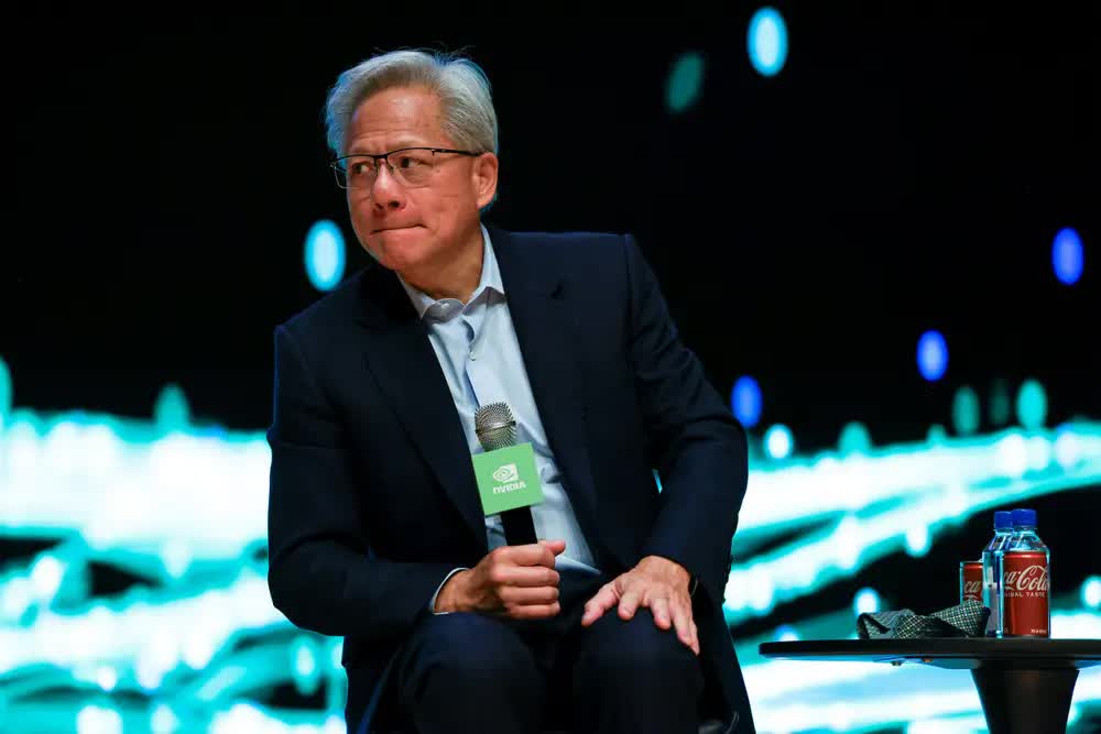 Tháng 11 đầy biến động của CEO Jensen Huang - Nvidia