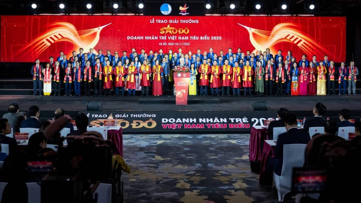 Doanh nhân Bùi Ngọc Quốc Hưng - CEO CareerViet ghi dấu ấn tại giải thưởng Sao Đỏ - Doanh nhân trẻ Việt Nam