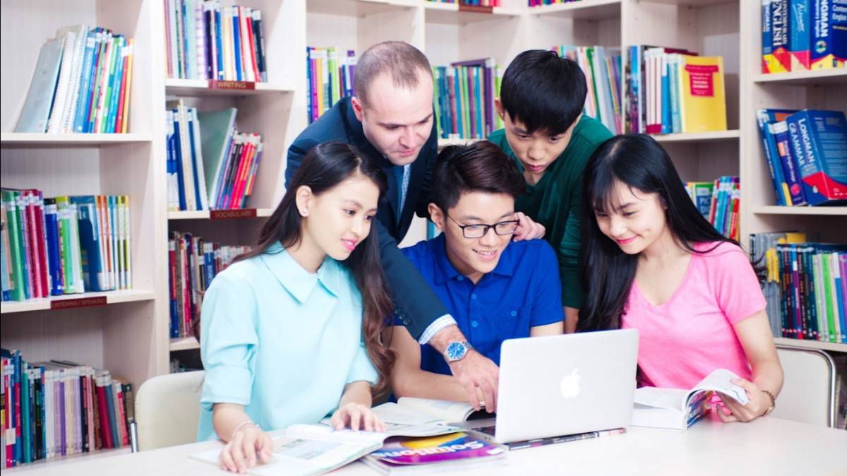 Bộ Giáo dục và Đào tạo đề xuất tiêu chuẩn quản lý giáo dục đối với người nước ngoài