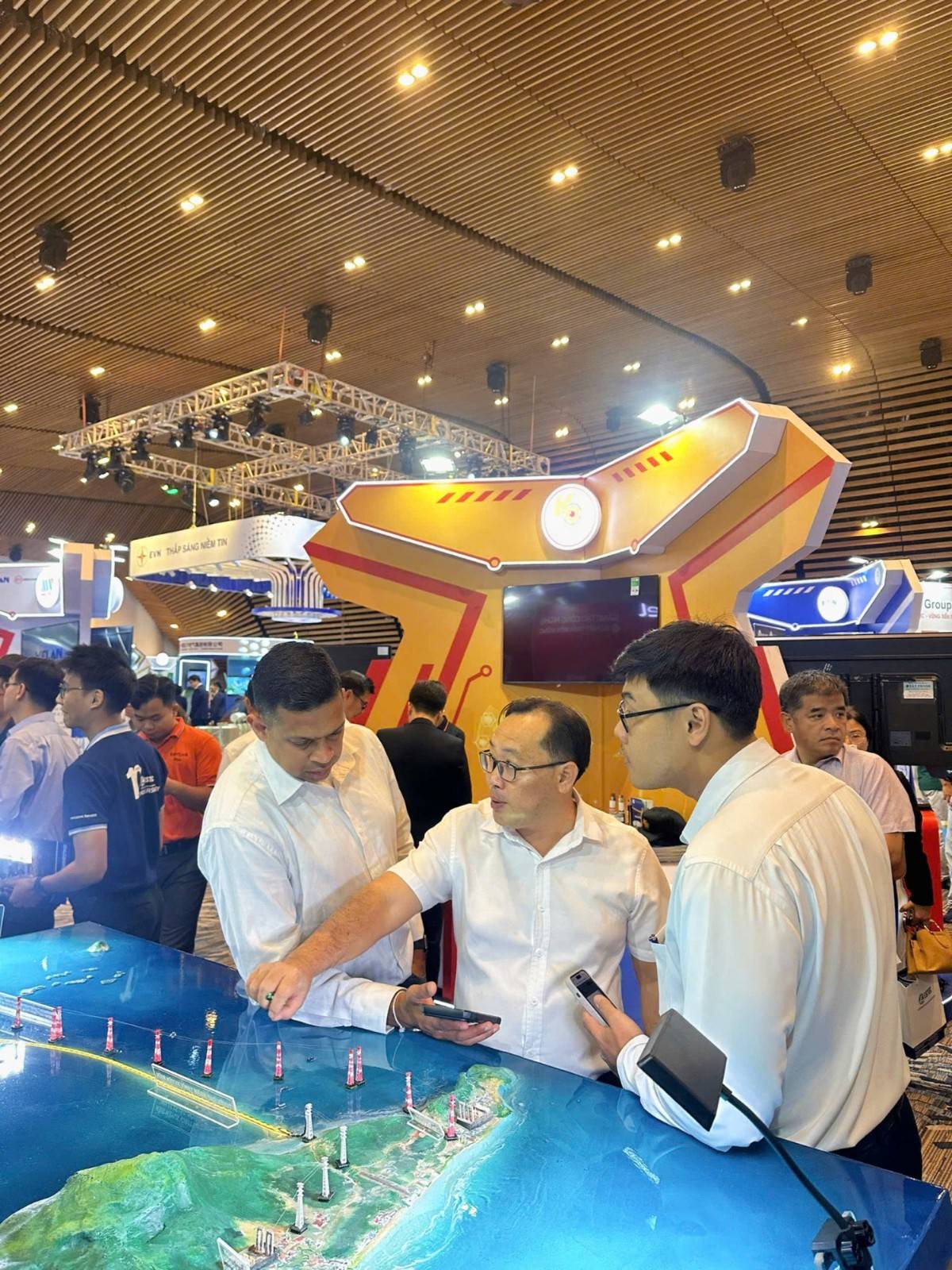 EVNSPC tạo dấu ấn tại Hội nghị Khoa học – Công nghệ Điện lực toàn quốc 2025