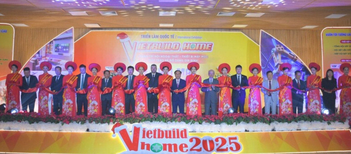 Nhiều mặt hàng nội thất tại Vietbuild Home 2025 giảm giá kích cầu mua sắm cuối năm