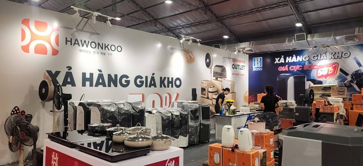 Nhiều mặt hàng nội thất tại Vietbuild Home 2025 giảm giá kích cầu mua sắm cuối năm