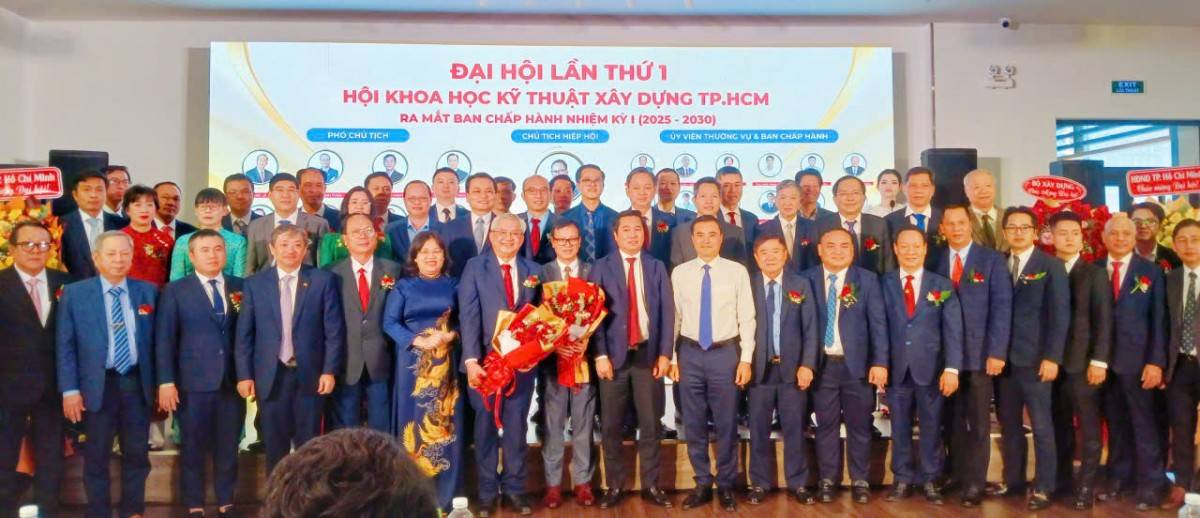 Ban Chấp hành Hội Doanh nghiệp Nam TP.HCM nhiệm kỳ 2025 - 2030 ra mắt tại Đại hội.