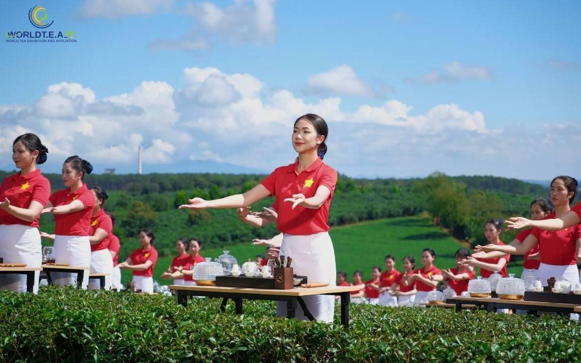 Hơn 1.100 Trà Nương đồng diễn tại Lễ hội Trà Quốc tế 2025 - World Tea Fest 2025