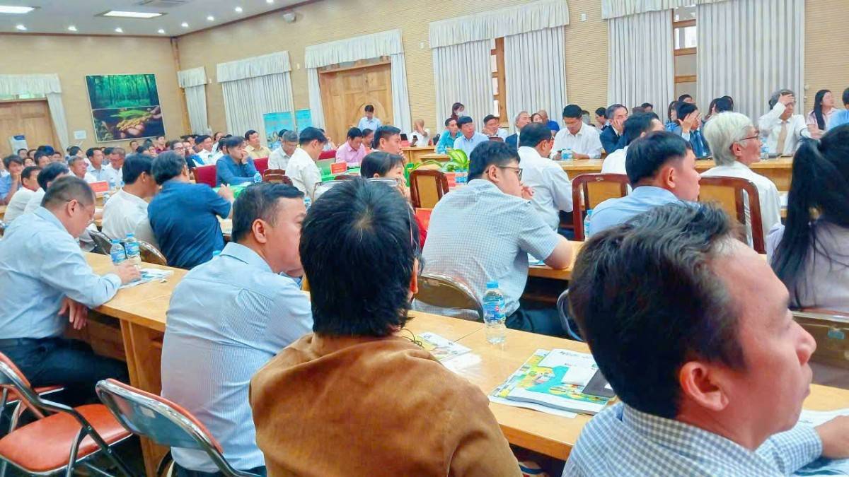 Buổi toạ đàm thu hút đông đảo các doanh nghiệp, đại biểu và nhà nông 
