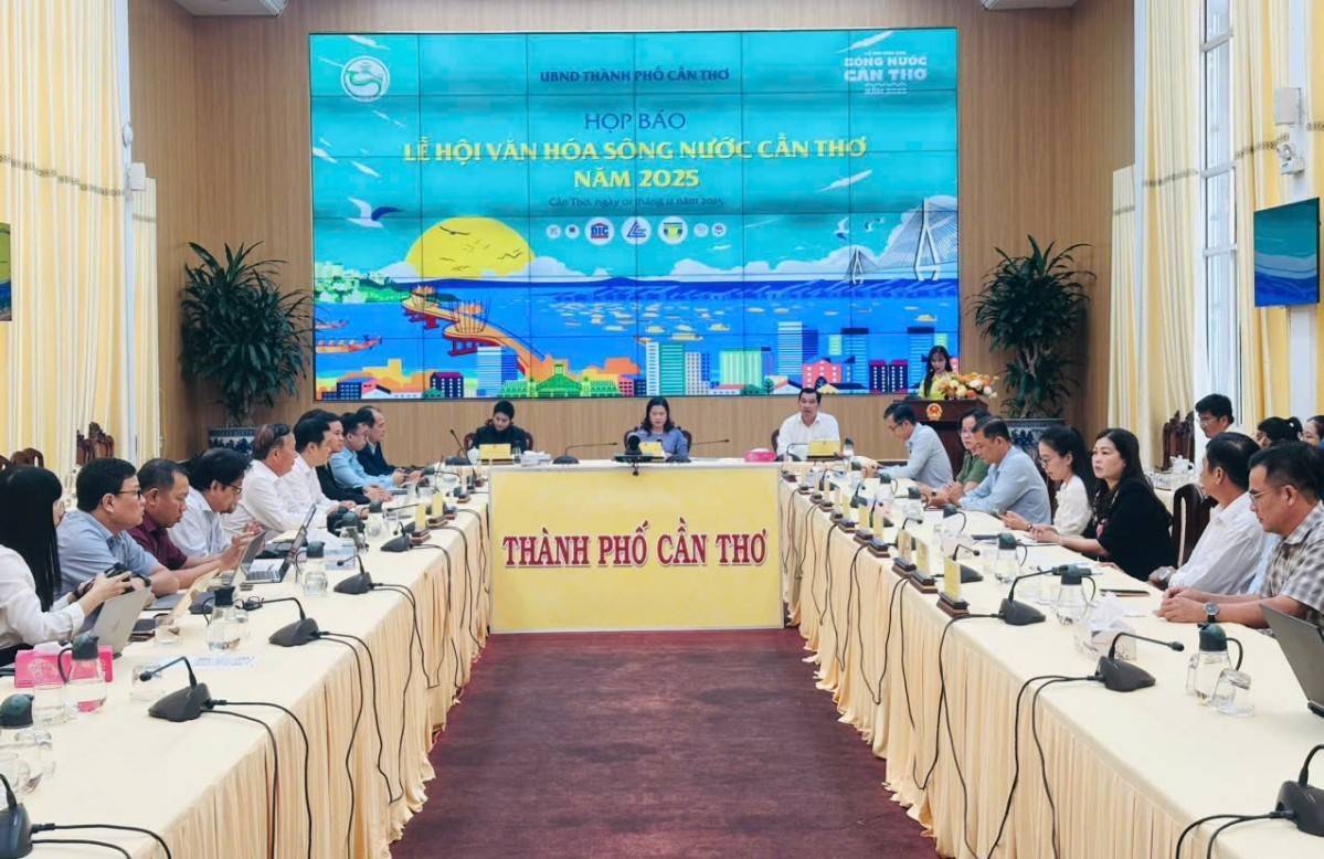 Cần Thơ thắp sáng mùa lễ hội với “đại tiệc” sắc màu sông nước 2025