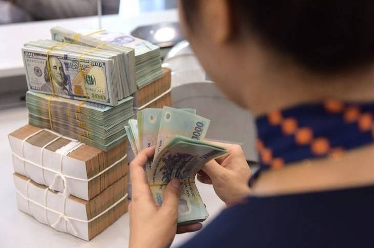 Lãi suất ngân hàng ngày 5/12/2025:  Tăng mạnh thu hút dòng tiền kỳ hạn dài