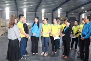 Công đoàn Lào Cai sẻ chia với người lao động gặp khó khăn sau bão số 10