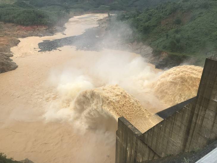 Thủy điện Đắk Mi ở Đà Nẵng xả lũ 2.000m3/s