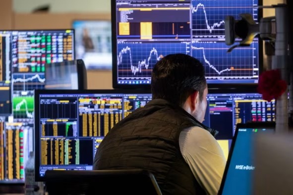 Vì sao chứng khoán tăng mạnh nhưng nhà đầu tư vẫn bất an?