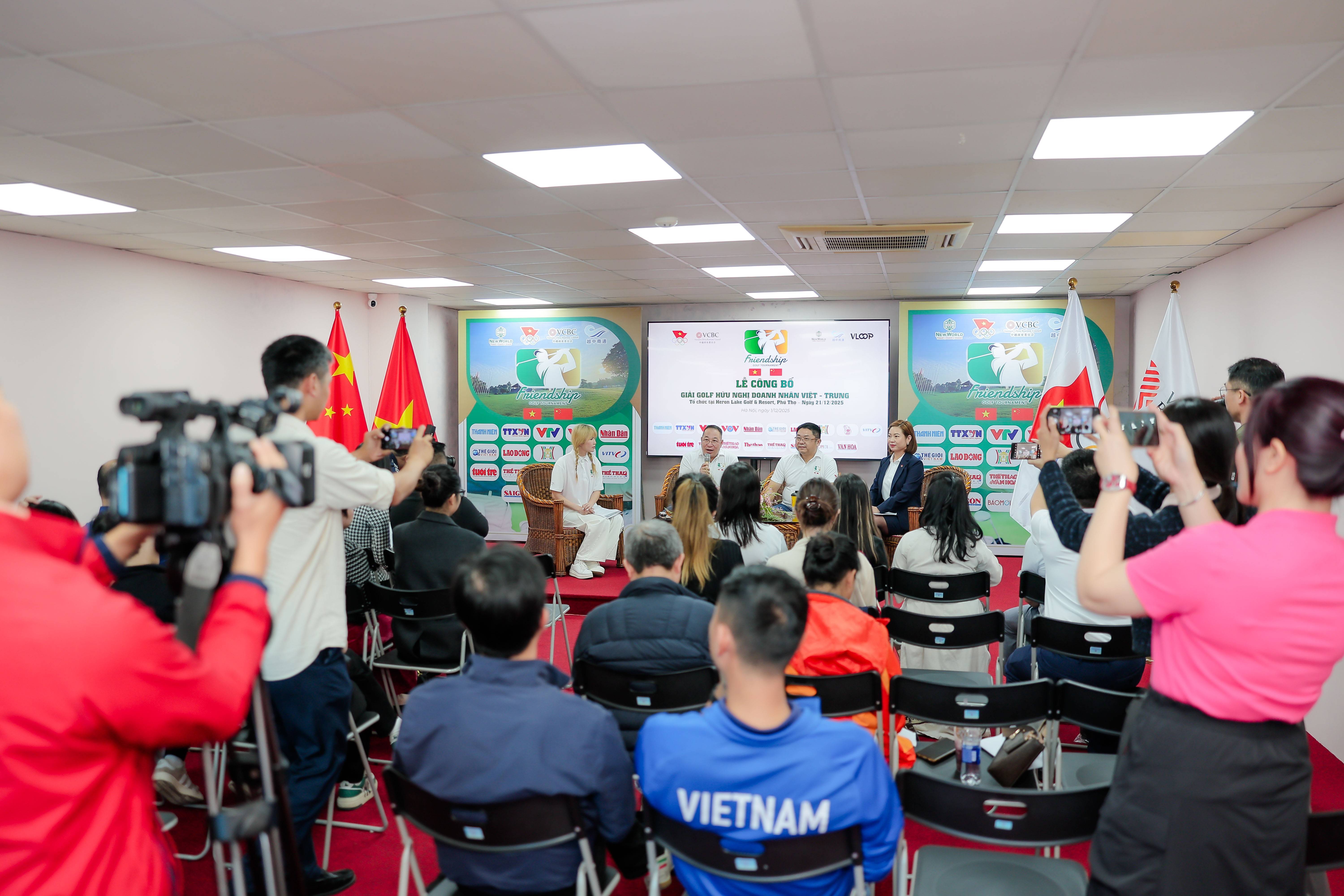 Quang cảnh họp báo 