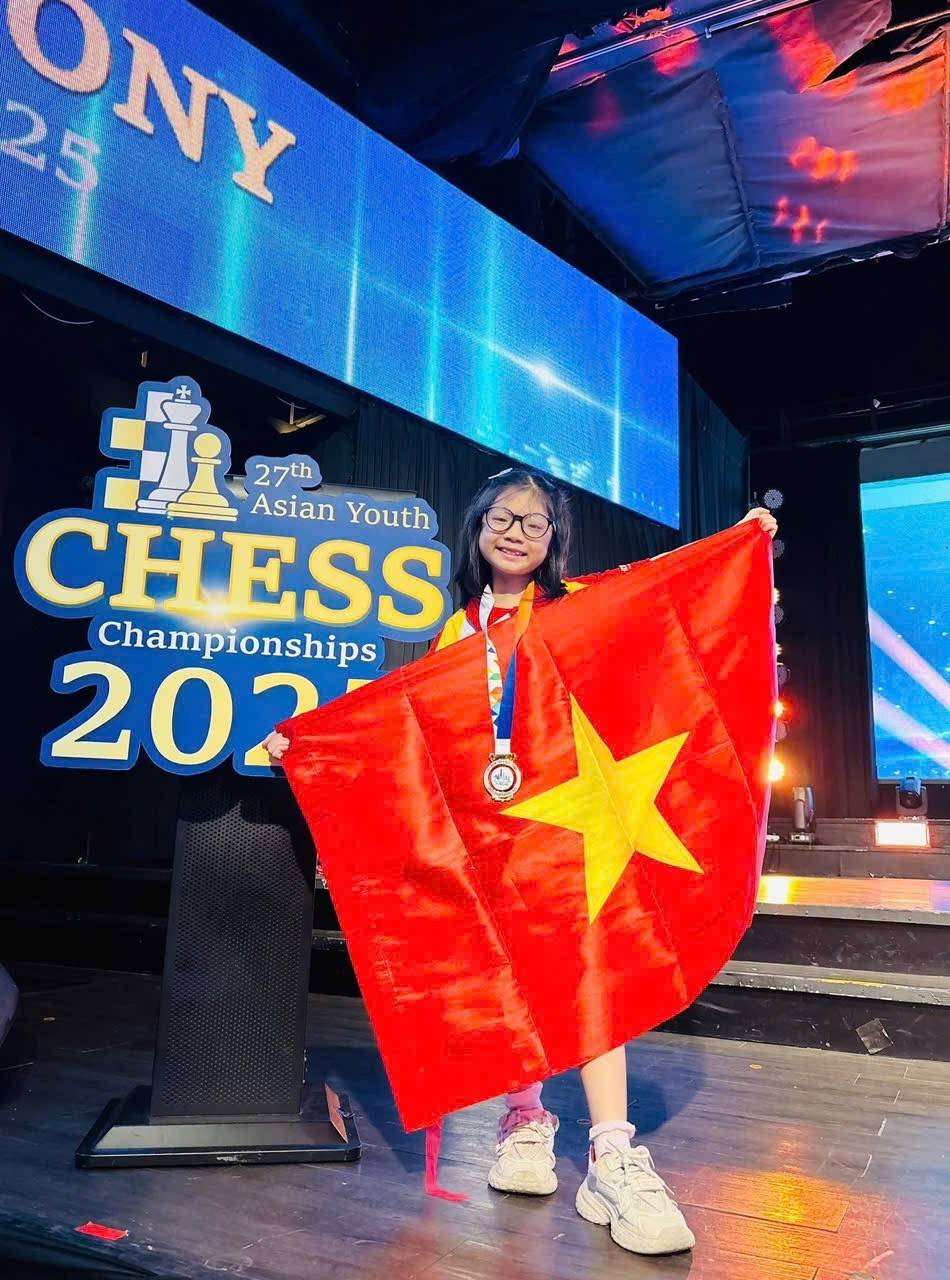 Bông hoa tài năng Hải Phòng tỏa sáng châu Á: Minh Anh giành Huy chương Bạc cờ chớp tại Bangkok