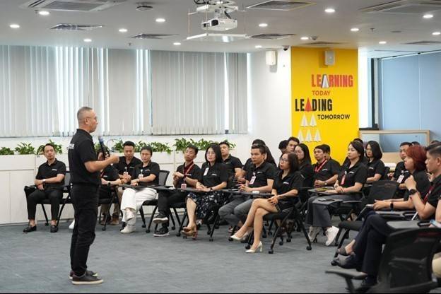 Biến linh hoạt thành sức mạnh quản trị tại ROX Group