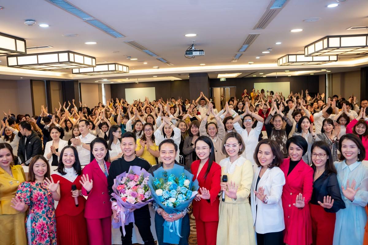 các Doanh nhân, doanh nghiệp chúc mừng Master Phùng Phương