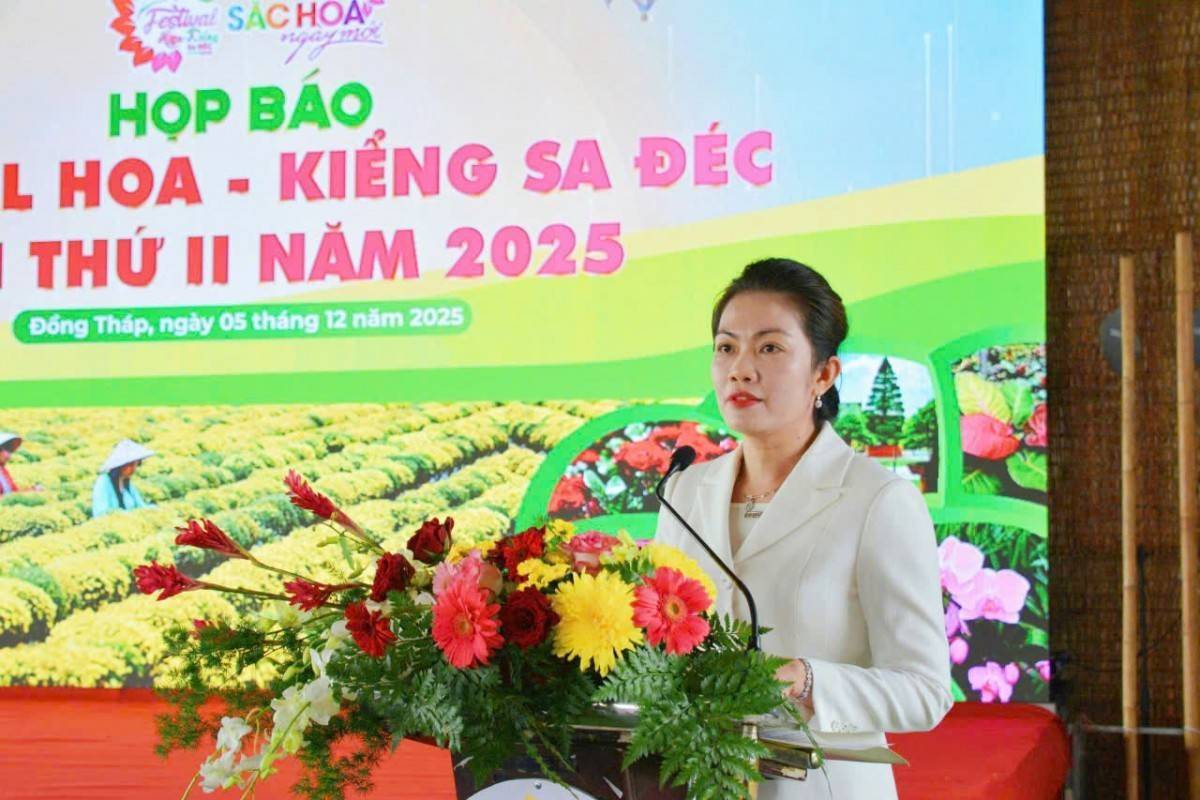 Hẹn hò trên khinh khí cầu: Lần đầu tiên “ Bay lên với muôn sắc hoa” ngay tại Đồng Tháp