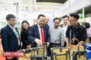 Miền Tây Xanh mang sản phẩm thủ công từ cỏ bàng đến Hội chợ công nghiệp nông thôn Đà Nẵng 2025