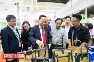 Miền Tây Xanh mang sản phẩm thủ công từ cỏ bàng đến Hội chợ công nghiệp nông thôn Đà Nẵng 2025