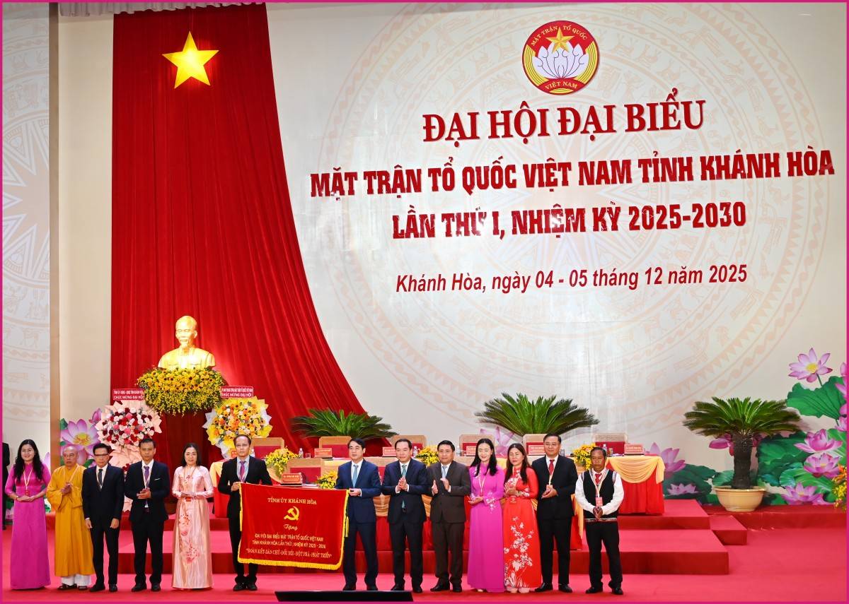 Phó Chủ tịch Ủy ban TƯ MT TQ Việt Nam Hoàng Công Thủy dự Đại hội đại biểu Ủy ban MTTQ Việt Nam tỉnh Khánh Hòa
