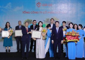 Tổng Công ty Cổ phần Hợp Lực được vinh danh trong Top 100 Doanh nghiệp bền vững năm 2025