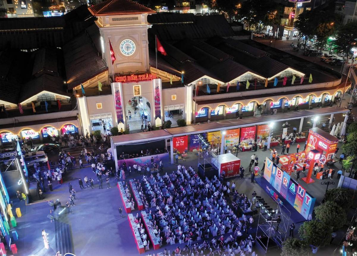 Lễ phát động  tại khu vực Tiểu đảo trước Chợ Bến Thành (phường Bến Thành)