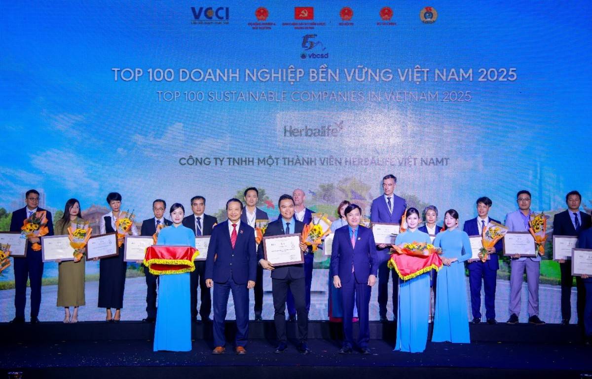 Herbalife  Việt Nam  được vinh danh tại Top 100 Doanh Nghiệp Bền Vững Việt Nam 2025