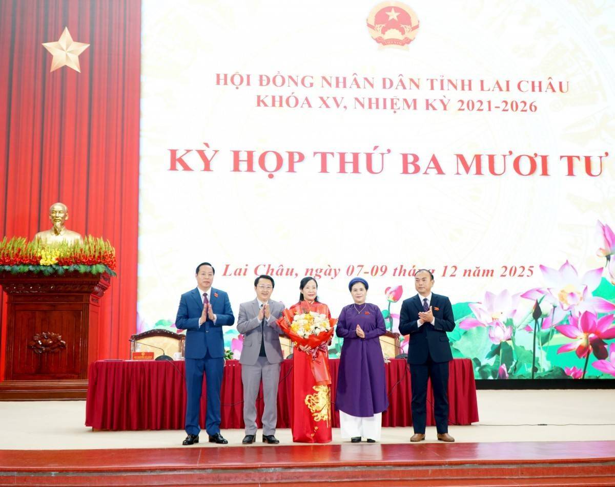 Bà Tẩn Thị Quế giữ chức Phó Chủ tịch HĐND tỉnh Lai Châu khóa XV