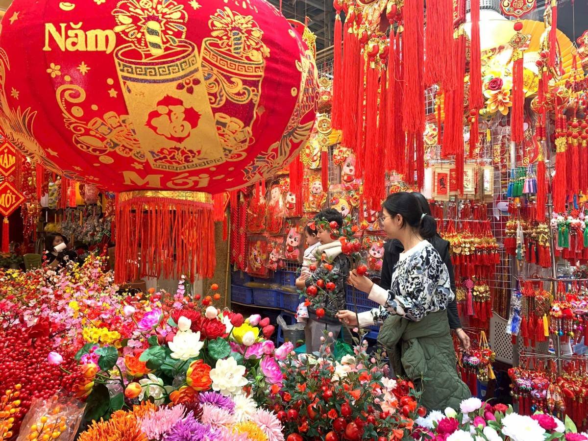 Hà Nội chủ động nguồn hàng Tết Bính Ngọ 2026, bảo đảm không thiếu hàng – sốt giá