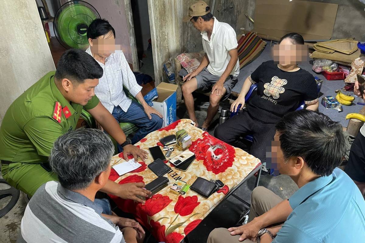 Tăng mạnh chế tài xử phạt từ 15/12: Nhiều hành vi thường gặp bị phạt nặng theo Nghị định 282/2025