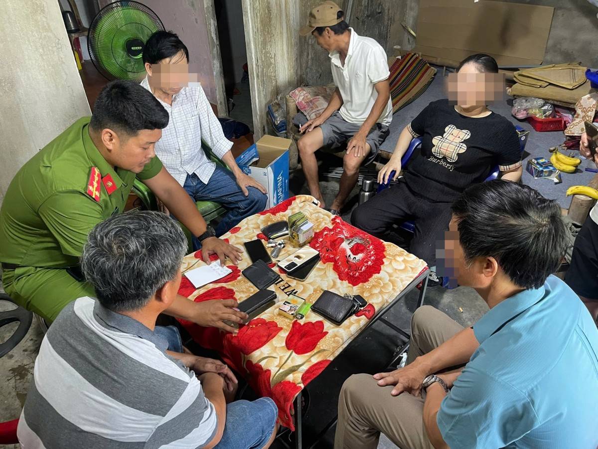 Tăng mạnh chế tài xử phạt từ 15/12: Nhiều hành vi thường gặp bị phạt nặng theo Nghị định 282/2025