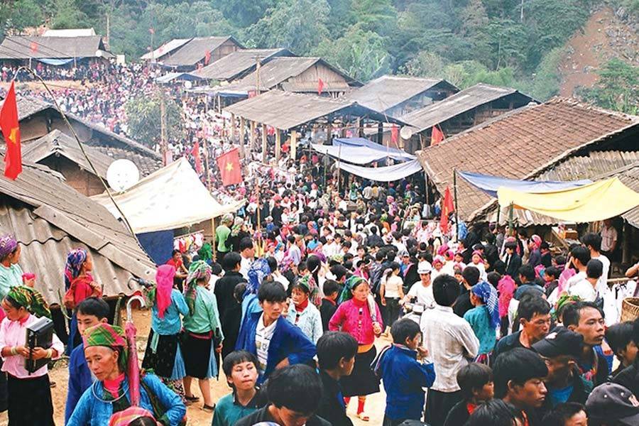 Chợ phiên vùng cao Lào Cai nơi hồn núi gọi bước chân du khách