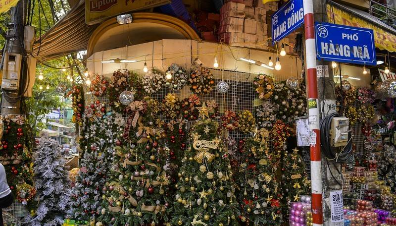 Hà Nội rực rỡ mùa Giáng sinh 2025: Không khí lễ hội cuốn hút