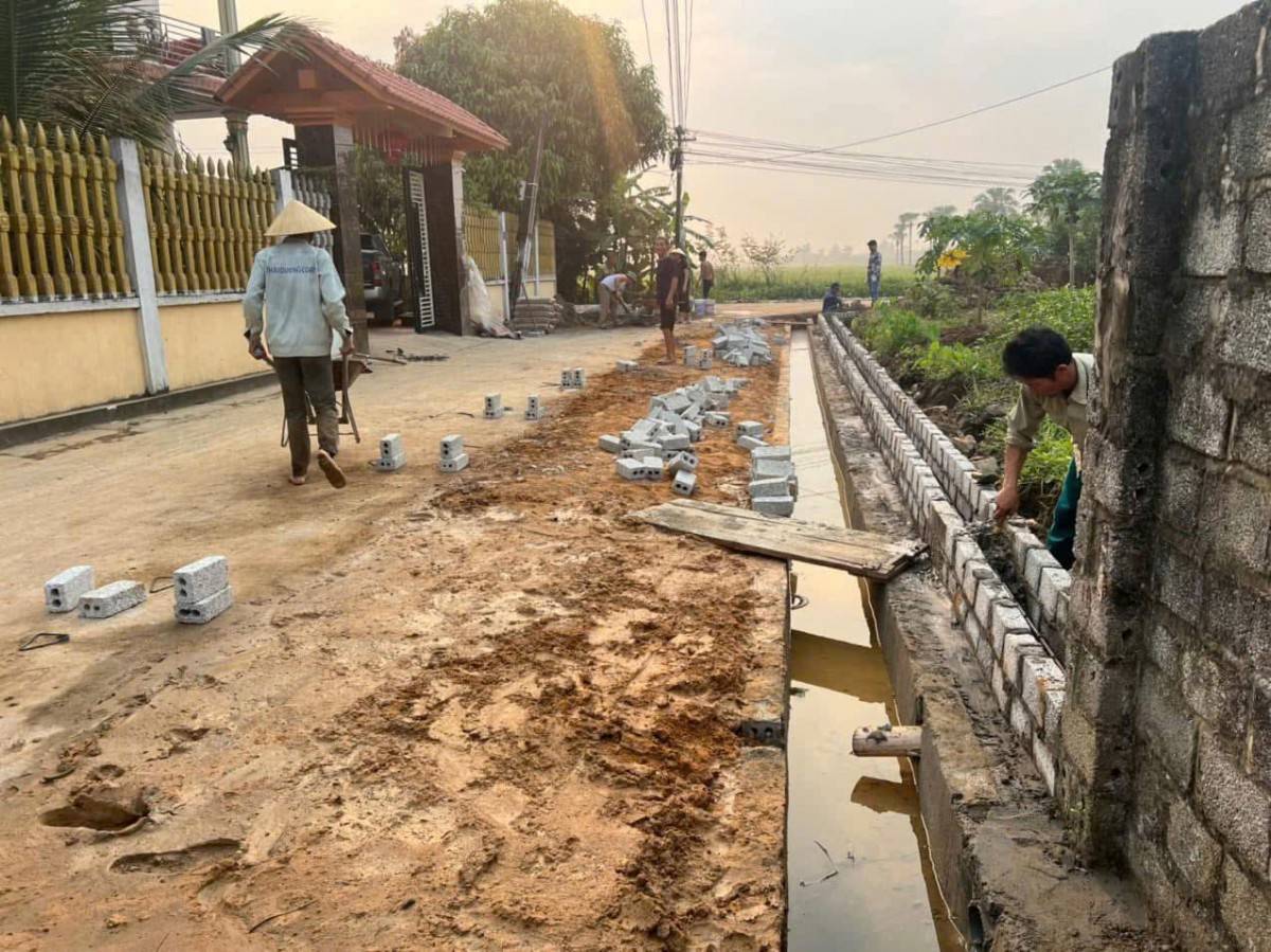 Người dân xã Tượng Lĩnh hiến đất mở rộng đường làng, ngõ xóm