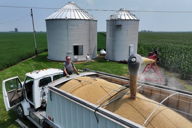 Tổng thống Trump công bố gói hỗ trợ nông dân Mỹ 12 tỷ USD giữa căng thẳng thương mại với Trung Quốc