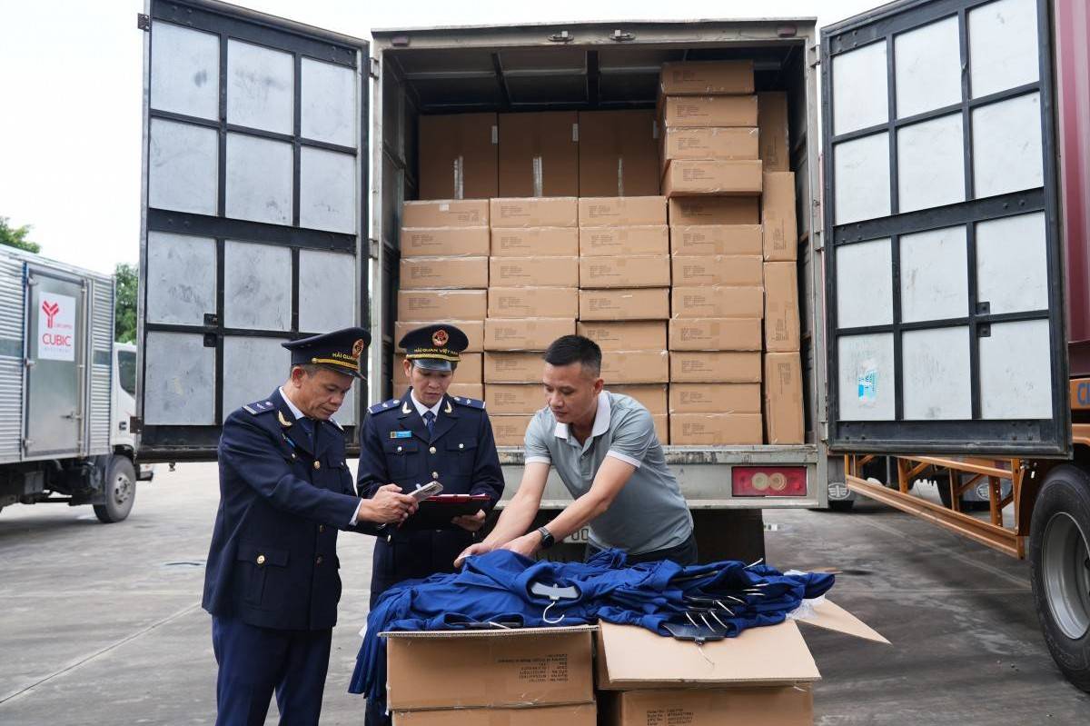 Cục Hải quan triển khai Nghị quyết 397/NQ-CP: Siết chặt kiểm soát, ngăn chặn buôn lậu và hàng giả đến năm 2030