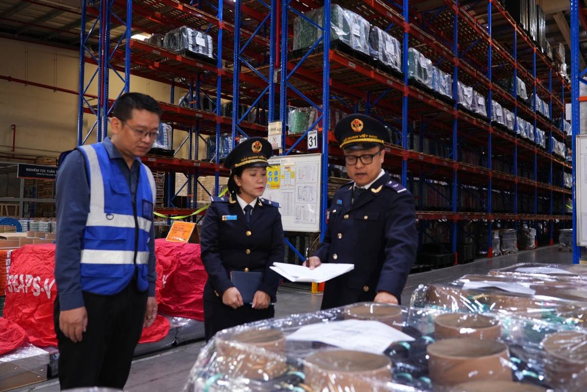 Kim ngạch xuất nhập khẩu giảm, Cục Hải quan siết chặt kiểm soát chống buôn lậu cuối năm